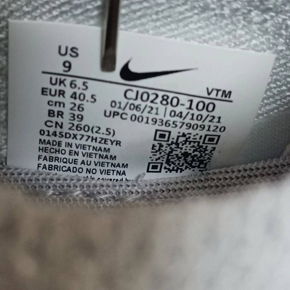 Nike React Phantom Run Flyknit 2 True White Silver Women's Running Shoes Size 9